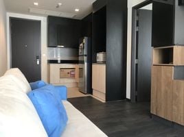 1 Schlafzimmer Appartement zu vermieten im Edge Sukhumvit 23, Khlong Toei Nuea