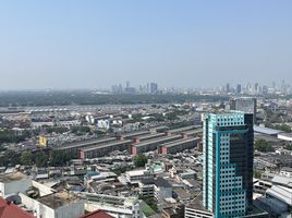 1 Schlafzimmer Penthouse zu verkaufen im Oka Haus, Khlong Tan