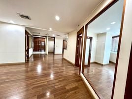 206.04 m² Office for rent at Ital Thai Tower, Bang Kapi, Huai Khwang, Bangkok, Thailand