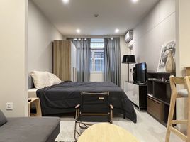Studio Apartment for rent at Baan Klangkrung, Sam Sen Nai