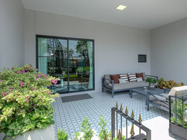 3 Bedroom Townhouse for sale at Siri Place Pattanakarn, Dokmai