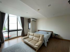 3 спален Дом в аренду в Patio Rama 9 - Pattanakarn, Suan Luang