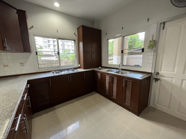 6 Bedroom House for sale in Bangkok, Phra Khanong Nuea, Watthana, Bangkok