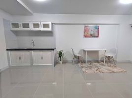 2 Schlafzimmer Wohnung zu verkaufen im Baan Kritsadakorn, Phlapphla