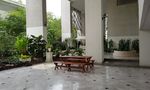 Communal Garden Area at Kiarti Thanee City Mansion