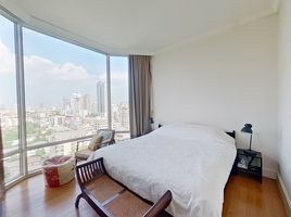 2 спален Кондо на продажу в Royce Private Residences, Khlong Toei Nuea