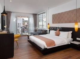 1 Schlafzimmer Appartement zu vermieten im TAO Riverside Residence | Penthouse Studio, Phsar Kandal Ti Muoy