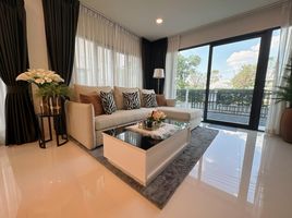 บ้านเดี่ยว 4 ห้องนอน ให้เช่า ในโครงการ เซนโทร บางนา, บางแก้ว