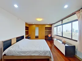 3 Bedroom Apartment for sale at The Roof Garden Onnut, Phra Khanong
