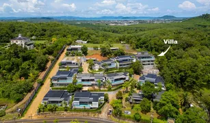 Вилла, 4 спальни на продажу в Si Sunthon, Пхукет Manick Hillside