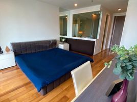 2 Schlafzimmer Wohnung zu verkaufen im 15 Sukhumvit Residences, Khlong Toei Nuea