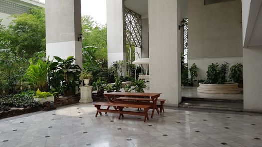 图片 1 of the Communal Garden Area at Kiarti Thanee City Mansion