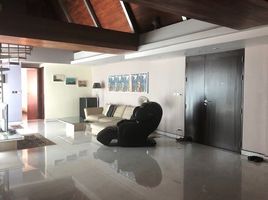 3 Bedroom Penthouse for sale at Baan Saraan, Khlong Toei Nuea, Watthana