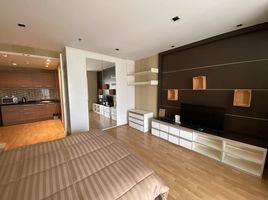 1 Schlafzimmer Appartement zu vermieten im Nantiruj Tower, Khlong Toei