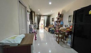3 Schlafzimmern Reihenhaus zu verkaufen in Phraeksa, Samut Prakan Golden Town 2 Srinakarin-Sukhumvit