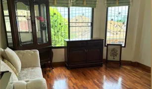 Дом, 4 спальни на продажу в Nong Prue, Паттайя Royal Green Park 