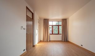 3 Bedrooms House for sale in Chomphon, Bangkok 