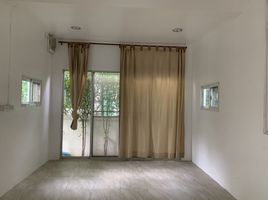 3 Schlafzimmer Haus zu verkaufen im Jirathip Village, Khlong Thanon