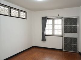 3 Bedroom Townhouse for sale at Baan Probdin, Nuan Chan