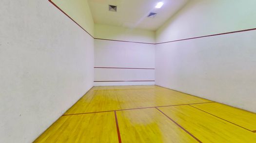 3D 워크스루 of the Squash Court at Ruamsuk Condominium