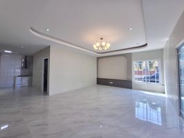 4 спален Дом на продажу в Chao Fah Garden Home, Чалонг, Пхукет Тощн