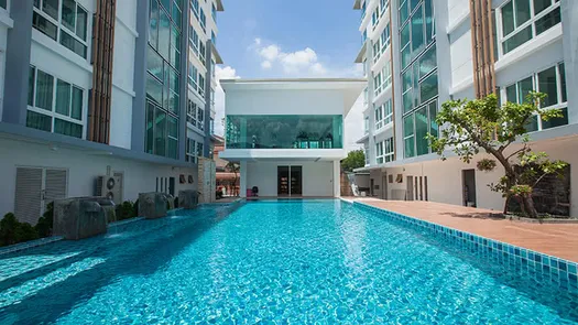 Фото 2 of the Общий бассейн at Hinoki Condo Chiangmai