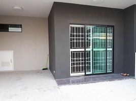 2 Bedroom Townhouse for sale at The Connect Pattanakarn 38, Suan Luang, Suan Luang