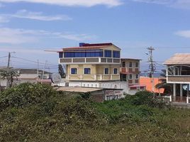 4 Bedroom House for sale in Mixed Fiscal School Dr. Rashid Torbay, General Villamil Playas, General Villamil Playas