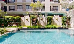 Фото 2 of the Gemeinschaftspool at The Nest Sukhumvit 22