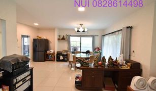 3 chambres Maison a vendre à Dokmai, Bangkok Manthana Onnut-Wongwaen 4