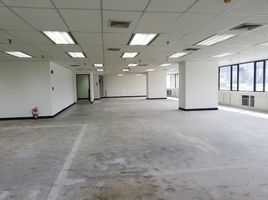 318 m² Office for sale at Ocean Tower 1, Khlong Toei