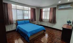 曼谷 Khlong Toei Nuea Rishi Court 4 卧室 公寓 售 