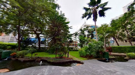 3D Walkthrough of the Communal Garden Area at Le Raffine Sukhumvit 24