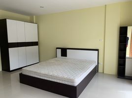 3 Schlafzimmer Reihenhaus zu verkaufen im Moo Baan Kasem Sap, Patong