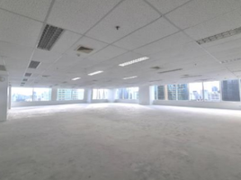 247.50 m² Office for rent at Interchange 21, Khlong Toei Nuea