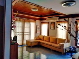 3 спален Таунхаус на продажу в Baanfah Piyarom Tendro Wongwaen-Lumlukka Klong 6, Bueng Kham Phroi