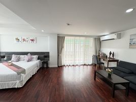 4 Bedroom Apartment for rent at Sathorn Gallery Residences, Si Lom, Bang Rak