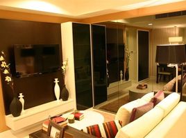 1 Bedroom Condo for rent at Tonson Court (Leasehold), Lumphini, Pathum Wan