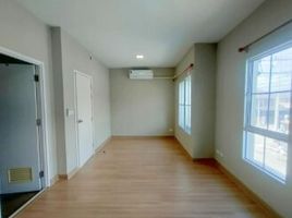 3 Bedroom Townhouse for sale at Baan Pruksa Lamlukka-Wongwaen, Lam Luk Ka, Lam Luk Ka