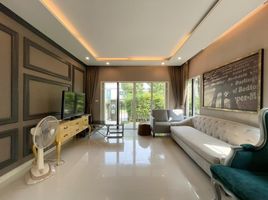3 Schlafzimmer Reihenhaus zu vermieten im Passorn Prestige Luxe Pattanakarn 38, Suan Luang, Suan Luang