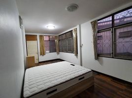 2 Bedroom House for rent in Pracharat Bampen School, Huai Khwang, Huai Khwang