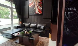 4 Bedrooms House for sale in Chomphon, Bangkok The Gallery House