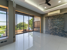 3 Bedroom Villa for sale in Phuket Town, Phuket, Rawai, Phuket Town