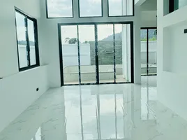 3 Schlafzimmer Villa zu verkaufen in Sakhu, Phuket, Sakhu