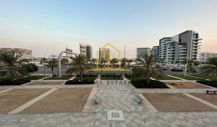 3 Schlafzimmern Appartement zu verkaufen in Al Bandar, Abu Dhabi Al Hadeel