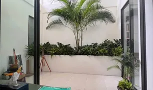 曼谷 Si Lom 2 卧室 联排别墅 售 