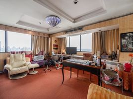 3 Bedroom Apartment for sale at Mahogany Tower, Khlong Tan