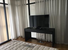 1 Bedroom Condo for rent at The Emporio Place, Khlong Tan