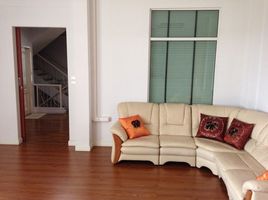 6 Bedroom Townhouse for sale at Bann Ravipa Sukhumvit 103, Bang Chak, Phra Khanong, Bangkok