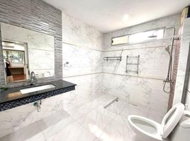 5 спален Дом for sale in Бангкок Яи, Бангкок, Wat Tha Phra, Бангкок Яи